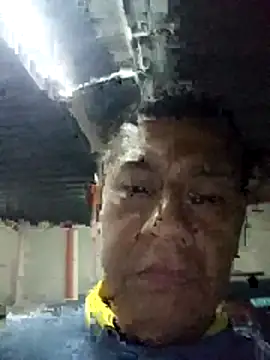 Snapshot of cachorrosexmex chatting on 12/17/25, 01:55 cachorrosexmex online show from 12/17/25, 01:55