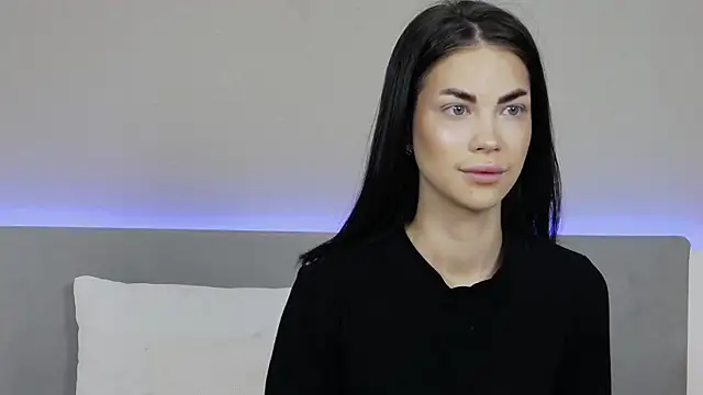 RachaelMils online show from 12/18/25, 03:56