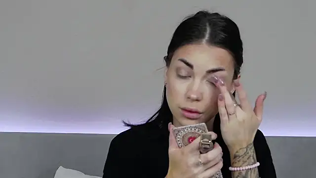 RachaelMils online show from 12/23/25, 03:59