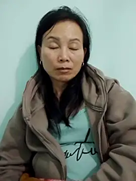 Lili-123k online show from 12/17/25, 03:18