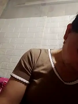 Lili-123k online show from 04/18/26, 07:40