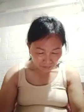 Lili-123k online show from 04/23/26, 02:08