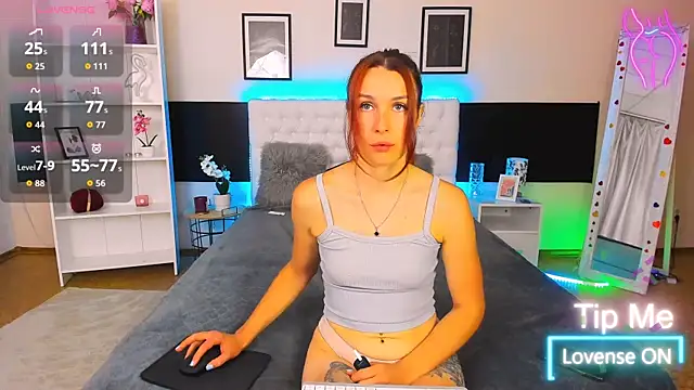 KiraNeeww online show from 07/22/26, 05:21
