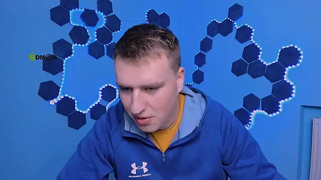 Snapshot of derek_hawk_ chatting on 12/18/25, 12:44 derek hawk online show from 12/18/25, 12:44