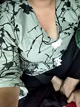 hottyrose69 online show from 12/20/25, 02:07