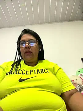 Snapshot of Carameloswing1 chatting on 12/14/25, 11:42 Carameloswing1 online show from 12/14/25, 11:42