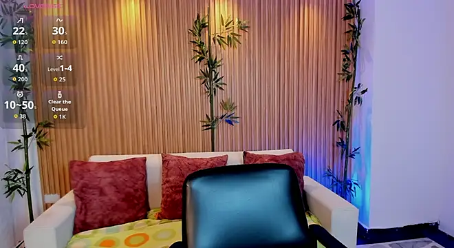 TiffanyHoustton online show from 03/31/26, 11:54