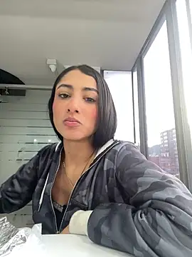 lya  brown online show from 05/22/26, 11:05
