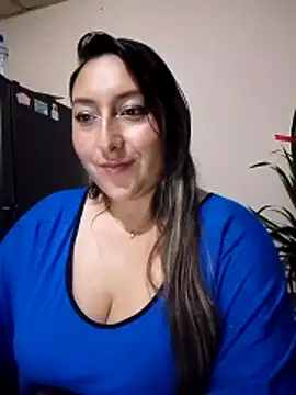 Valeria montana  online show from 12/13/25, 11:43