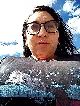 Snapshot of Valeria_montana_ chatting on 01/17/26, 02:44 Valeria montana online show from 01/17/26, 02:44