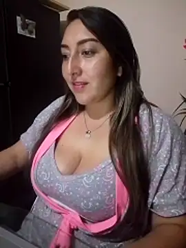 Snapshot of Valeria_montana_ chatting on 02/02/26, 11:47 Valeria montana online show from 02/02/26, 11:47