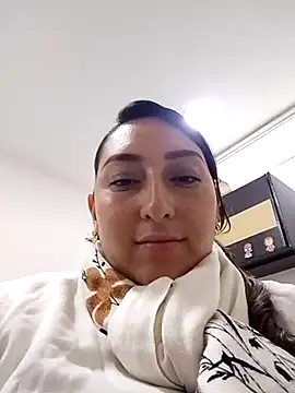 Snapshot of Valeria_montana_ chatting on 02/05/26, 02:00 Valeria montana online show from 02/05/26, 02:00