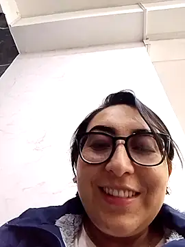 Snapshot of Valeria_montana_ chatting on 02/14/26, 04:48 Valeria montana online show from 02/14/26, 04:48