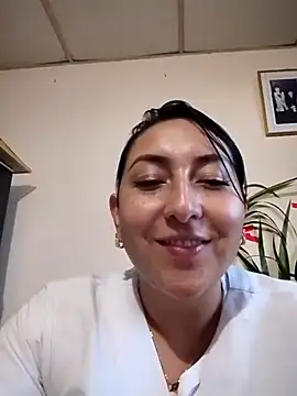 Snapshot of Valeria_montana_ chatting on 02/18/26, 11:11 Valeria montana online show from 02/18/26, 11:11