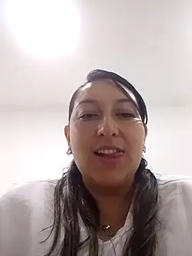 Snapshot of Valeria_montana_ chatting on 02/26/26, 01:43 Valeria montana online show from 02/26/26, 01:43