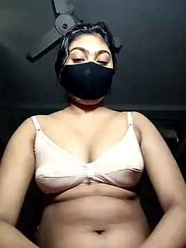 Snapshot of naughtygirl96 chatting on 12/03/25, 03:58 naughtygirl96 online show from 12/03/25, 03:58