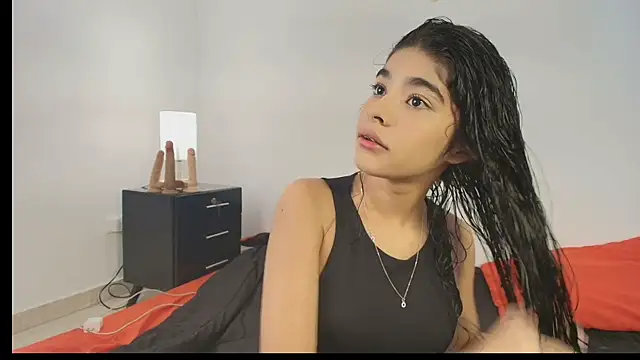 Snapshot of phia_carter chatting on 12/22/25, 08:28 phia carter online show from 12/22/25, 08:28