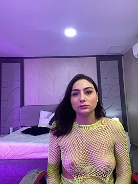 Snapshot of Niicoletta_White chatting on 12/17/25, 10:05 Niicoletta White online show from 12/17/25, 10:05