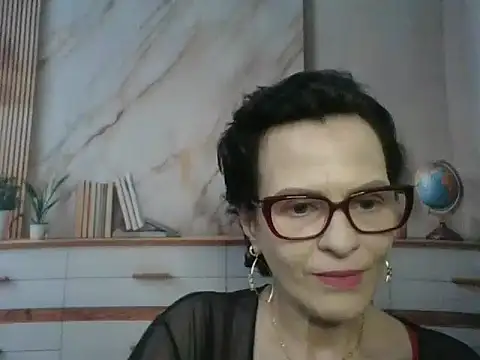 Luna-Hot0802 online show from 12/17/25, 05:52