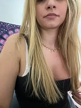 bellastormi  online show from 04/20/26, 12:57