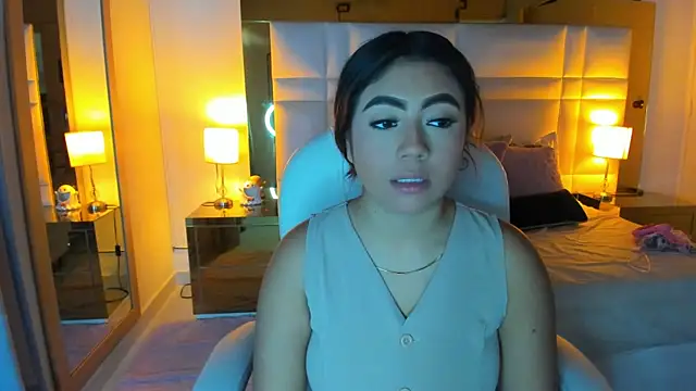 Zoei Moon online show from 04/13/26, 06:57