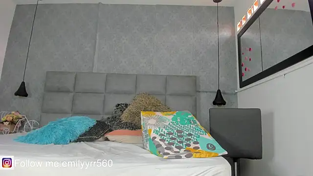 emilyy r online show from 04/15/26, 06:59