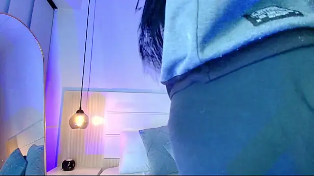 Snapshot of tamara_walter chatting on 12/21/25, 12:23 tamara walter online show from 12/21/25, 12:23