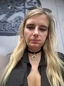 Snapshot of Betsy chatting on 12/07/24, 05:59 Betsy online show from 12/07/24, 05:59