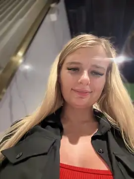 Snapshot of Betsy chatting on 01/20/25, 08:19 Betsy online show from 01/20/25, 08:19