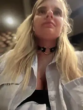 Snapshot of Betsy chatting on 02/09/25, 02:29 Betsy online show from 02/09/25, 02:29