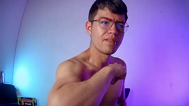 Snapshot of nicolatinboy chatting on 02/22/26, 09:35 nicolatinboy online show from 02/22/26, 09:35