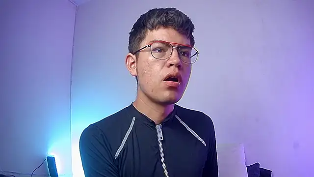 Snapshot of nicolatinboy chatting on 02/27/26, 09:04 nicolatinboy online show from 02/27/26, 09:04