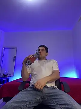 williamsmiiths16 online show from 04/20/26, 10:07