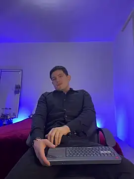 williamsmiiths16 online show from 04/22/26, 11:45