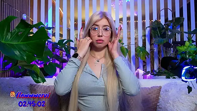 FlowweerGirl online show from 02/09/26, 08:13