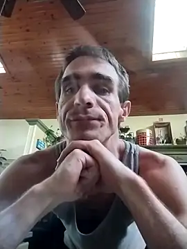 Snapshot of bigjohnson2914 chatting on 05/13/26, 05:54 bigjohnson2914 online show from 05/13/26, 05:54