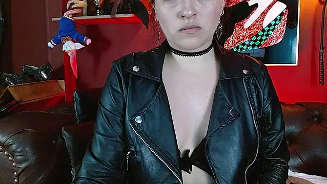 Snapshot of LunaTikka chatting on 03/07/26, 10:07 LunaTikka online show from 03/07/26, 10:07