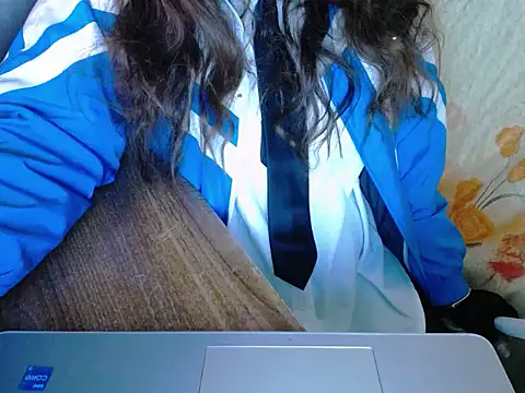 maian love online show from 04/15/26, 07:58