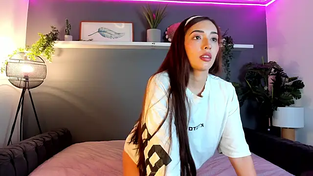 Snapshot of anny_bianchi_ chatting on 12/14/25, 11:37 anny bianchi online show from 12/14/25, 11:37