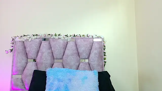 iris and damian online show from 02/20/26, 05:24