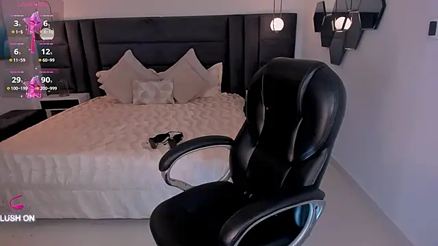 Snapshot of ChloeManson chatting on 12/27/24, 11:53 ChloeManson online show from 12/27/24, 11:53