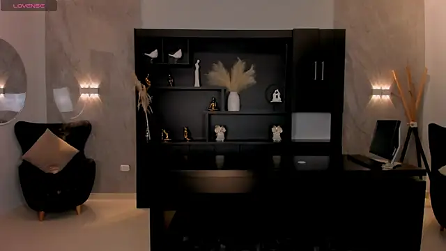 Snapshot of ChloeManson chatting on 03/18/25, 08:48 ChloeManson online show from 03/18/25, 08:48