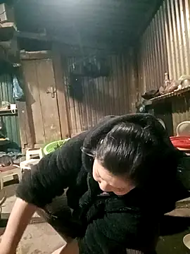 Snapshot of sary-hot2x chatting on 12/16/25, 11:21 sary-hot2x online show from 12/16/25, 11:21