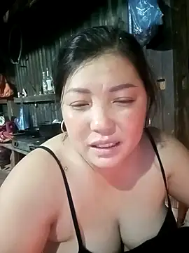 Snapshot of sary-hot2x chatting on 12/17/25, 11:27 sary-hot2x online show from 12/17/25, 11:27