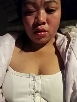 Snapshot of AlilaK2 chatting on 12/14/25, 10:14 AlilaK2 online show from 12/14/25, 10:14