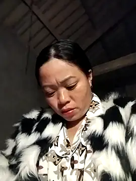 Snapshot of AlilaK2 chatting on 12/16/25, 01:38 AlilaK2 online show from 12/16/25, 01:38