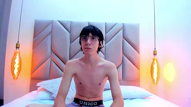 Snapshot of JeffBellfort chatting on 12/15/25, 08:02 JeffBellfort online show from 12/15/25, 08:02