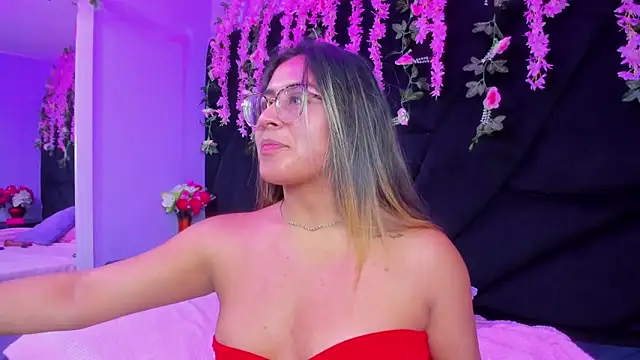 Freyaa Millerr  online show from 02/17/26, 03:03