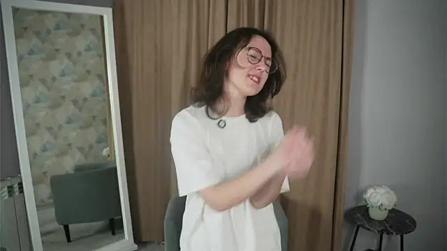 ChongFefer online show from 12/04/25, 11:30