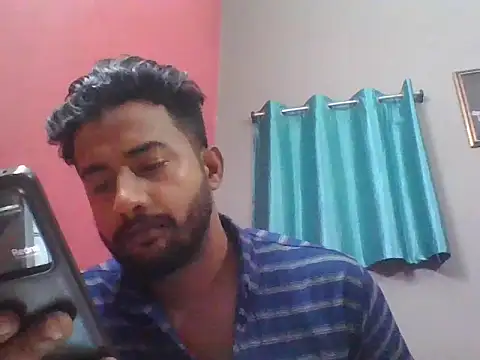 Snapshot of chutlhunter chatting on 12/17/25, 02:23 chutlhunter online show from 12/17/25, 02:23